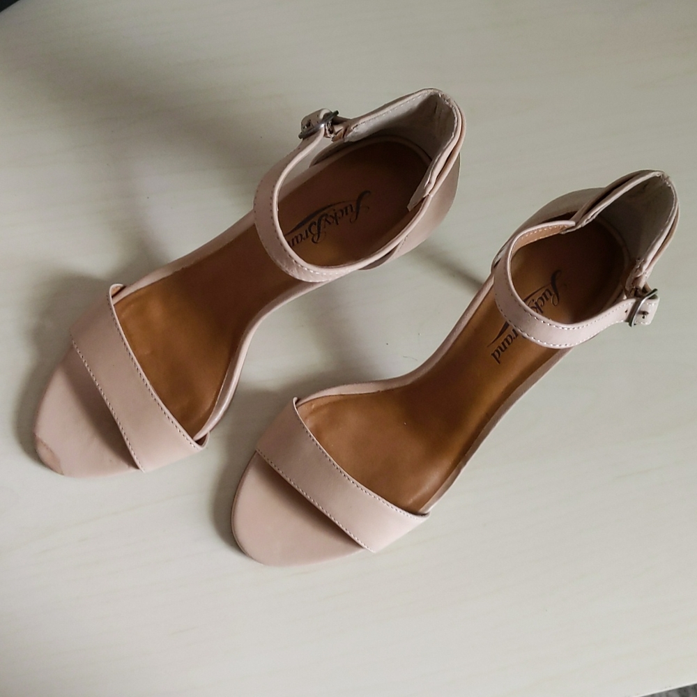 Lucky Brand Juliette Strappy Heel in Wheat, 6.5